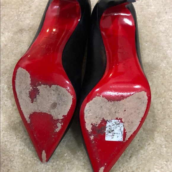 Classic black Louboutin pumps - Picture 3 of 4